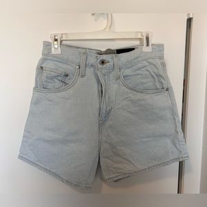 Levi’s Silver Tab mom jeans, like new, size 27